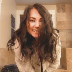 Meet your Posher, Abigail